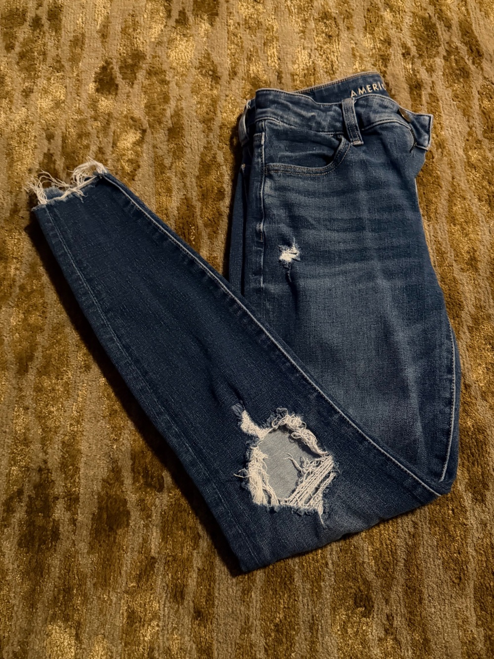American Eagle Outfitters Womans’s Distressed Dark Wash Skinny Jeans